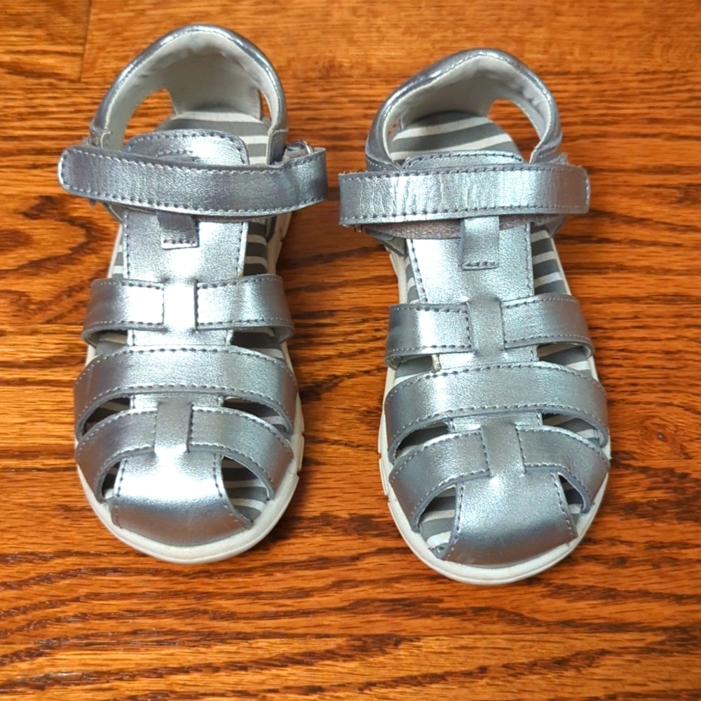 EUC Umi silver sandals size EU 27 US 10